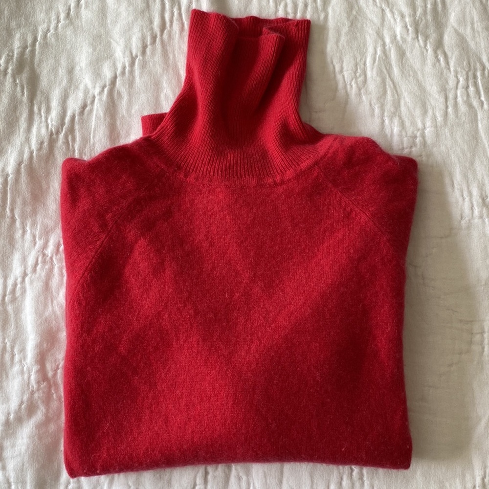 Marshall Fields 100% Cashmere Turtleneck Sweater Raspberry Size S